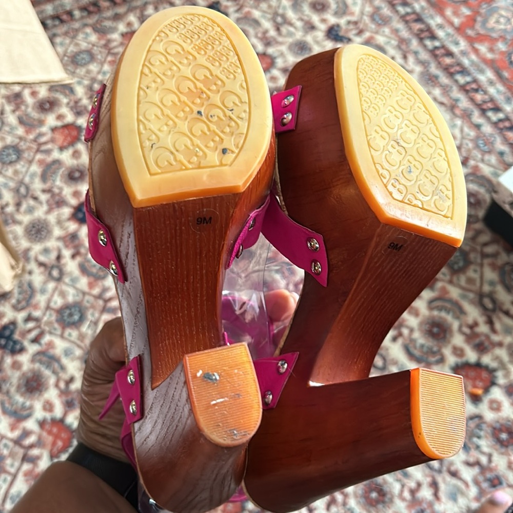 Gianni Bini Fuschia Flame Retro Glam Wood Block Heels - Picture 6 of 8
